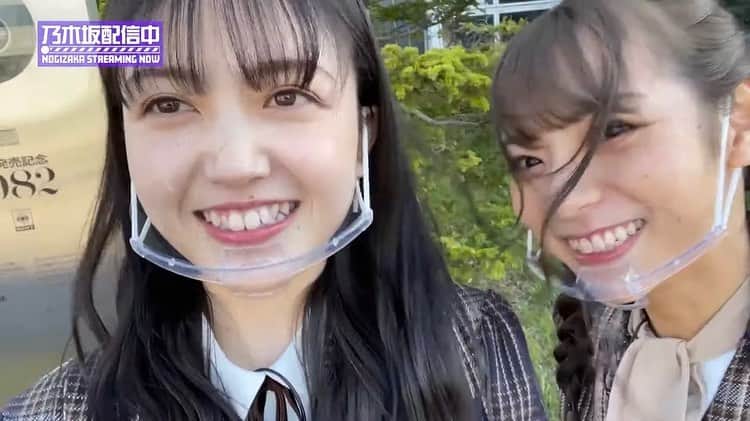 久保史緒里ファンアカウントのインスタグラム：「くぼきた、まなくぼ #乃木坂46 #久保史緒里 #久保ちゃん #毎日久保史緒里 #久保ちゃん白すぎ可愛すぎ  #久保史緒里さんしか #毎日がkuboshioriday  #秋元真夏 #北野日奈子 #乃木坂配信中」