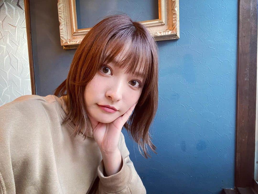 のインスタグラム：「. たんじょうびー！ やったー！ こんなマイペースに付き合ってくれてありがとう🤍  #誕生日  #birthday」