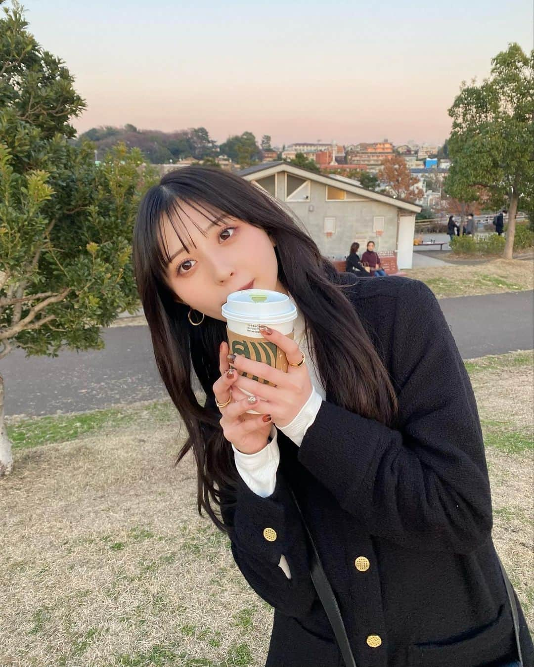 吉井美優さんのインスタグラム写真 - (吉井美優Instagram)「. 実は少し前からエクステつけてた 初めてで嬉しかった 自然すぎる 有難う御座いました 💇🏻‍♀️🏅 @tlonysta_hori   カラーもトリートメントもすべて いつも絶対的信頼です 📢 ♡ @lewinxiaochi   そして毎月のメンテナンス まつげも眉毛もバッチリです 😶‍🌫️ @une_fleur_yui」12月5日 20時15分 - miyu_yoshii32