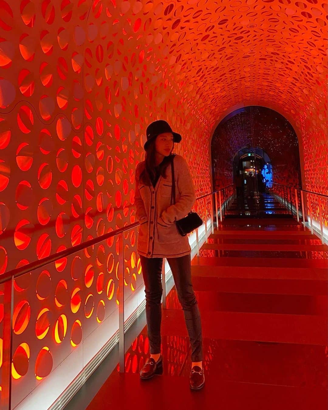 森川侑美のインスタグラム：「❤️‍🔥❤️‍🔥❤️‍🔥 2週間前の日曜日 まだまだ暖かかったなぁ🙄  最近インスタ投稿の頻度が落ちてる気がする🥸 今月は頑張る📱🔥  #秋コーデ#もう遅い #12月頑張って投稿宣言 #whotel#music#beer#christmas」