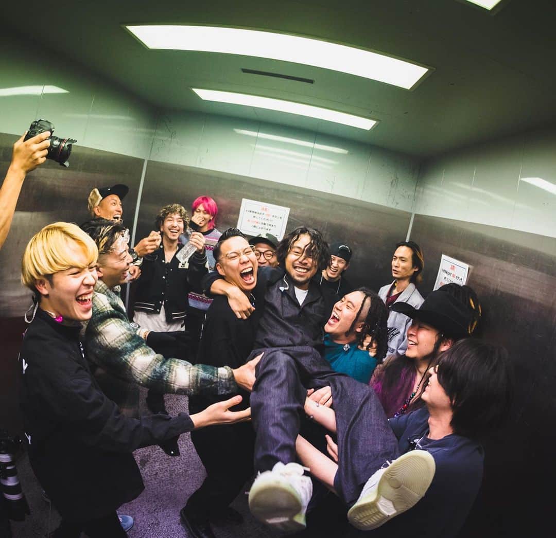 GeGのインスタグラム：「SMILE😊 Photo by @junya_thirdeye」