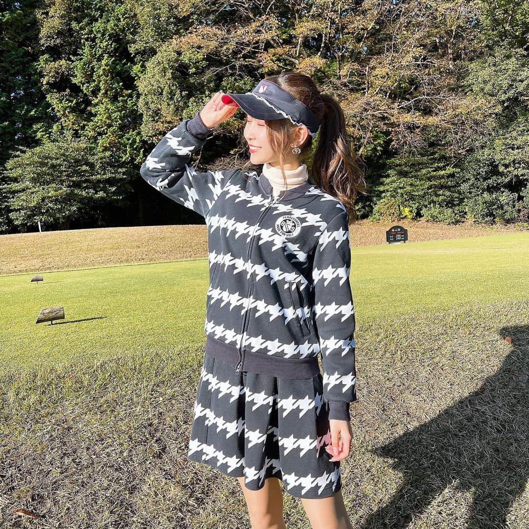 浦西ひかるさんのインスタグラム写真 - (浦西ひかるInstagram)「ゴルフ🏌️‍♀️♡ 寒くなってきたけどやっぱりコース楽しい❤️ もっといっぱい行く🏃‍♀️ . スタートする時寒いからめっちゃ着るけど途中から動いたら暑くなるから難しい🤣🤣 . #ゴルフ #ゴルフ女子 #ゴルフウェア」12月5日 21時15分 - uranishihikaru
