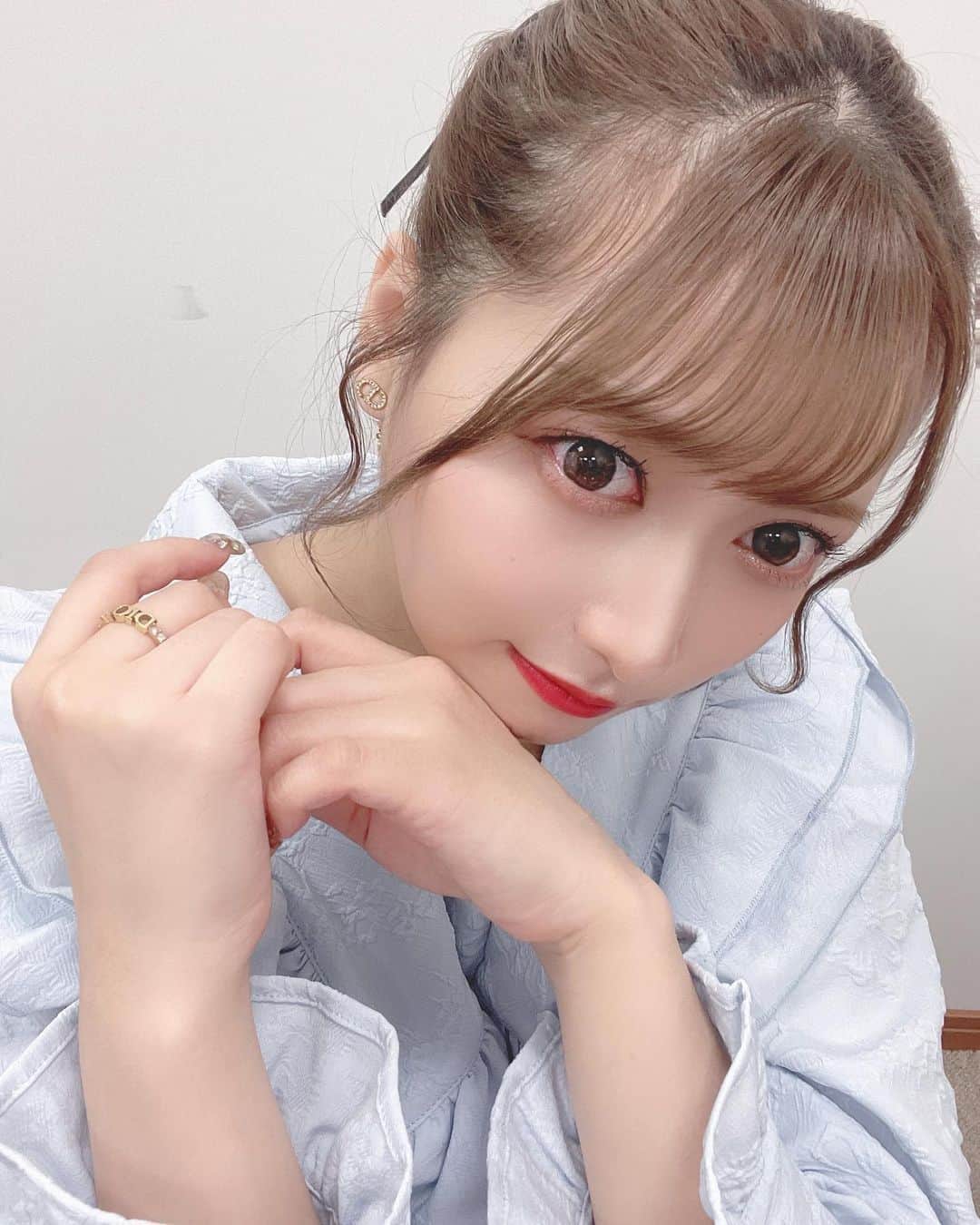 太田里織菜のインスタグラム：「シュエラテ♡ . 水色珍しい〜って好評でした(◍•ᴗ•◍) . #らぶどる #シュエラテ #chouettelate」