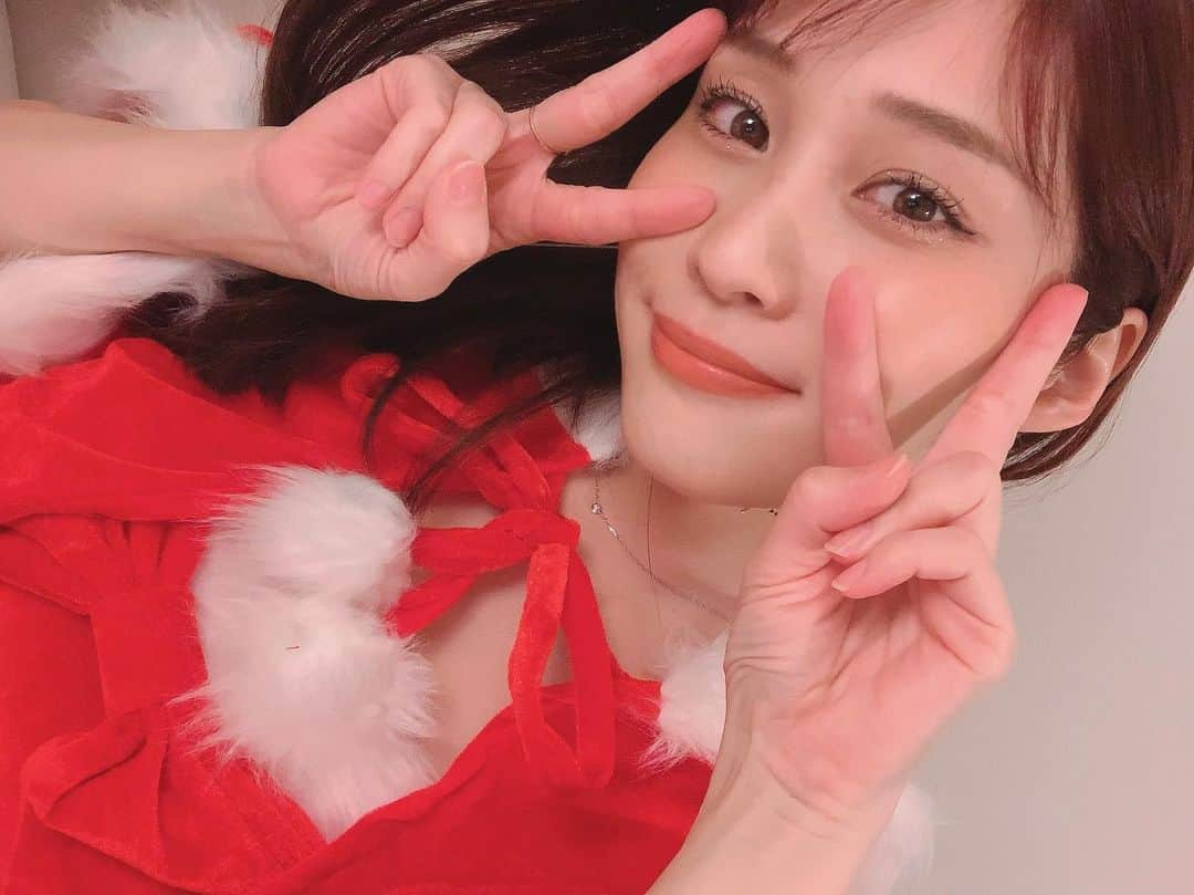 橘花凛さんのインスタグラム写真 - (橘花凛Instagram)「✌️🎅🖤」12月5日 22時26分 - rintakahashi0809