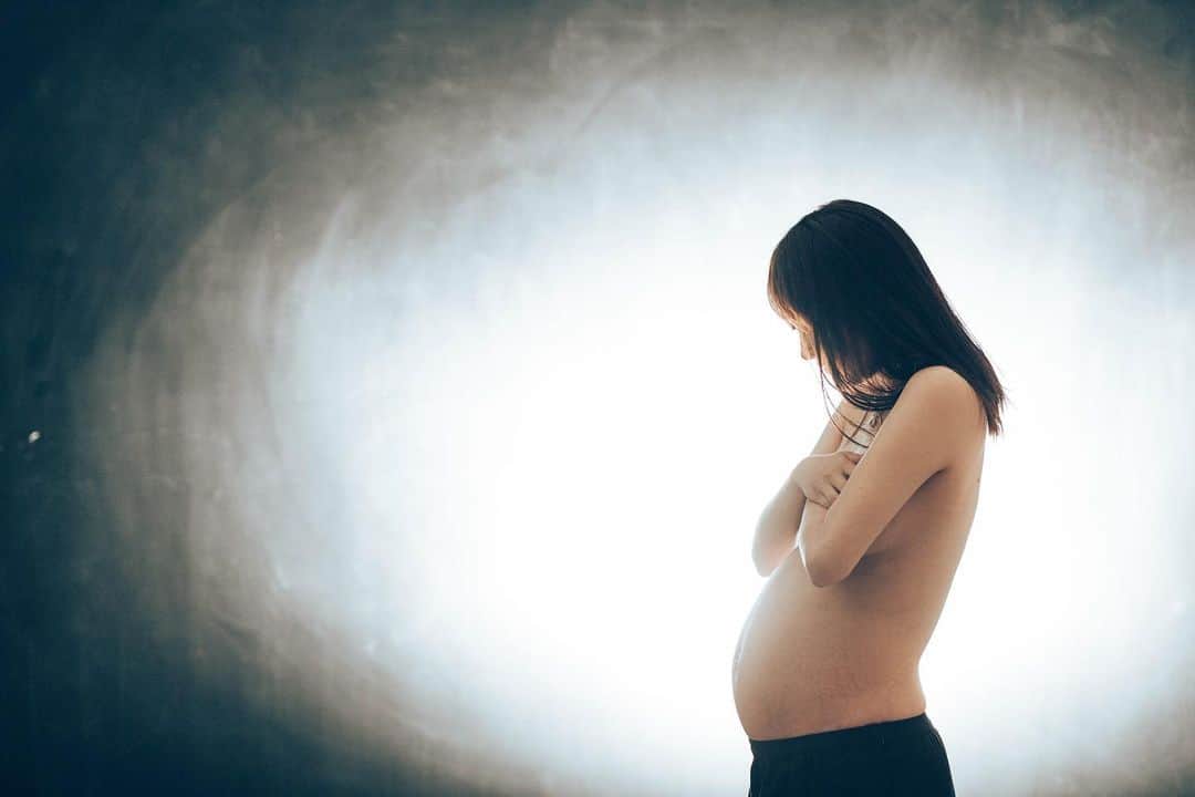 浜田翔子さんのインスタグラム写真 - (浜田翔子Instagram)「🌕臨月🌕  #臨月 #maternityphoto  #妊娠36週 #pregnant  #baby #love #momlife #pregnancy #gravid #preggo #babybump #babyboy」12月5日 22時55分 - shoko_hamada