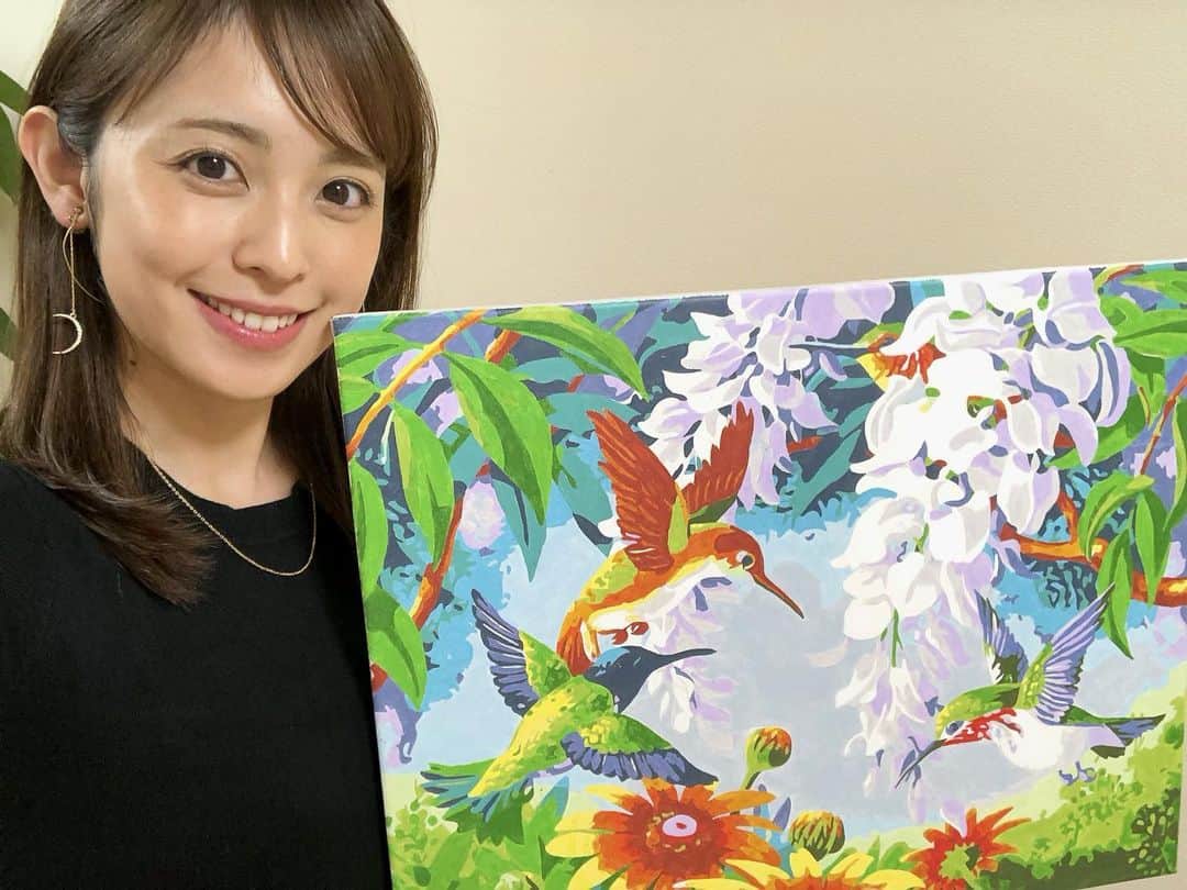 のインスタグラム：「* 油絵塗り絵2作目🎨 色鮮やかな作品の方が 出来上がってくる時の わくわく感が🦜 * #油絵塗り絵 #おうち時間」