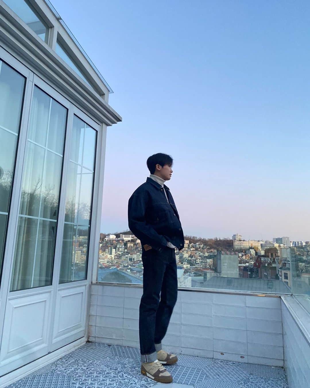 ヒョンシク のインスタグラム：「🌆」