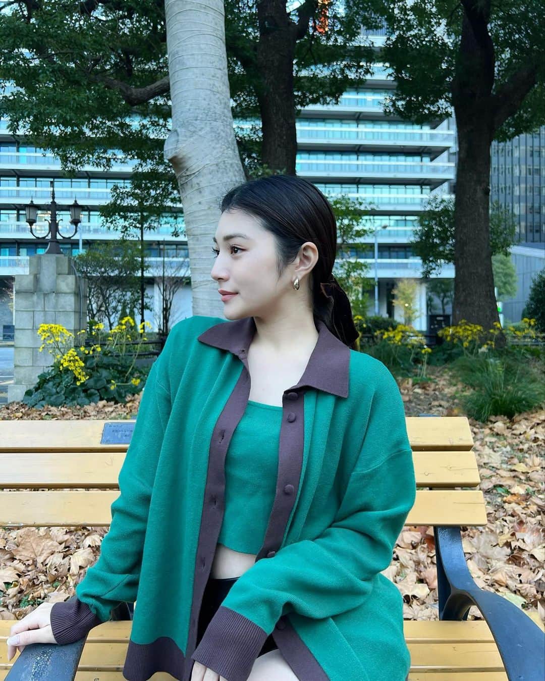 浪花ほのかのインスタグラム：「みっちゃんのお洋服👗💚 顔眠そう」