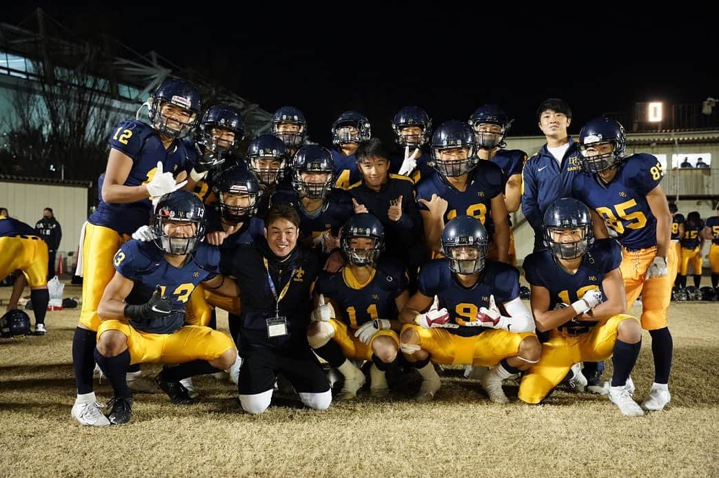 田谷野亮さんのインスタグラム写真 - (田谷野亮Instagram)「明治学院大学アメフト 勝ちました、3勝1敗 今シーズン終了しました 四年生お疲れ様、またね かわいくて頼もしい選手たちと青春🏈 四年生いないの寂しい！ アメフトやっぱり好きやー！」12月6日 13時01分 - ryo_tayano