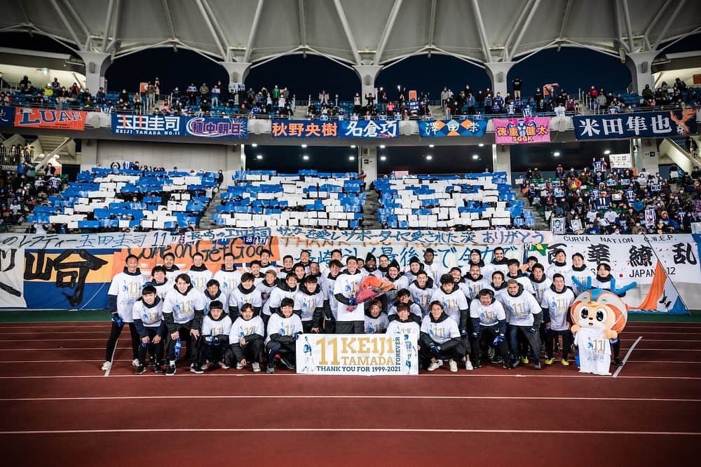 玉田圭司のインスタグラム：「昨日で今シーズンが終了しました。 そして、僕の現役生活も終わりを迎えました！ このプロ生活の中で僕に携わってくれた全ての皆様に感謝します。 ありがとうございました！ 1日経ちましたが、まだ引退した実感が全くありません…笑 これは時間が過ぎていく毎に湧いてくるのだろうか🤔 本当に素晴らしい時間を過ごすことができましたし、これまで学んできたことをこれからの人生に生かしていきたいと思います！ そして、皆さんこれからも玉田圭司をよろしくお願いします。  　　　　　2021.12.6 玉田圭司」