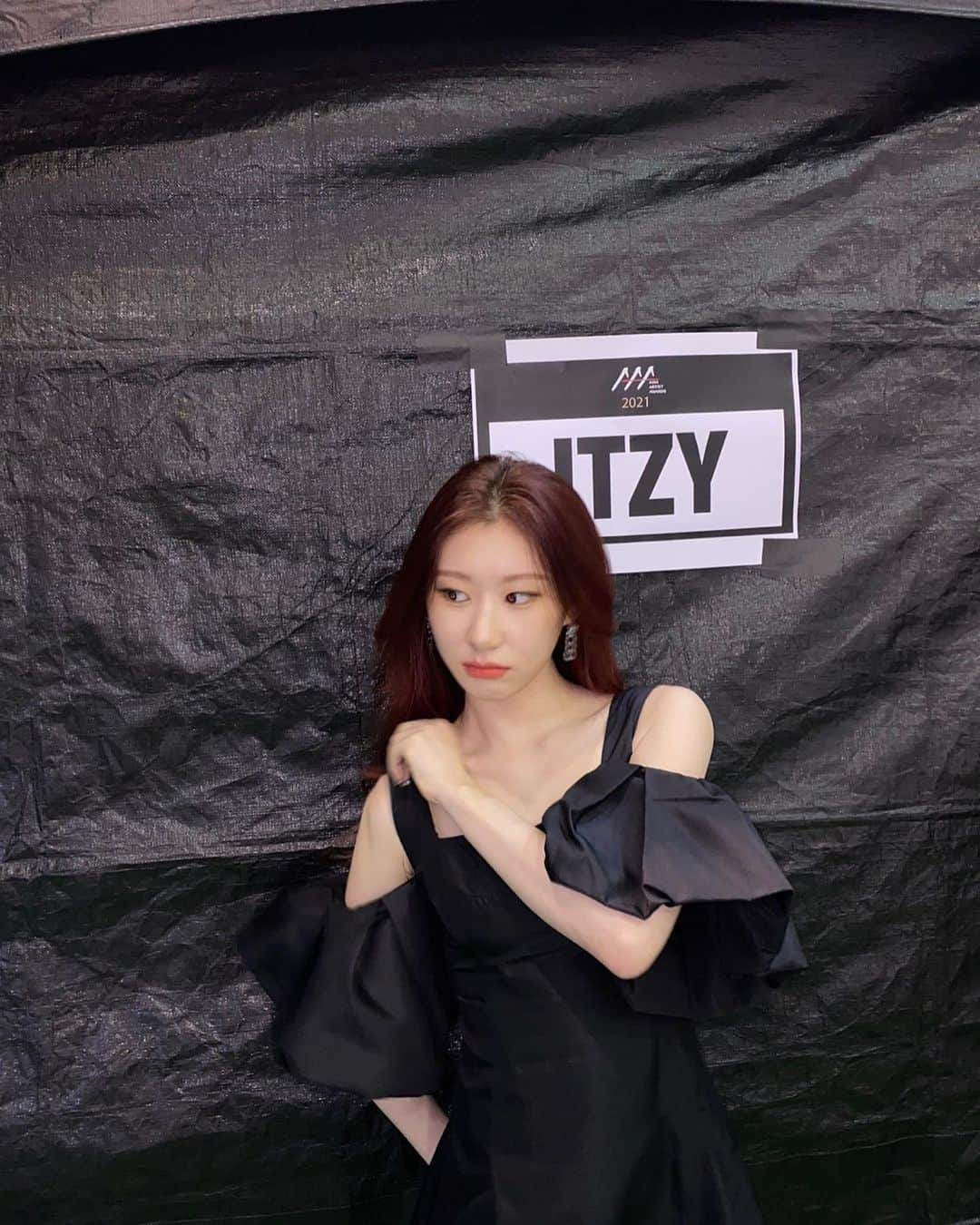 ITZYさんのインスタグラム写真 - (ITZYInstagram)「One More Time ! 🖤 #ITZY」12月6日 14時13分 - itzy.all.in.us