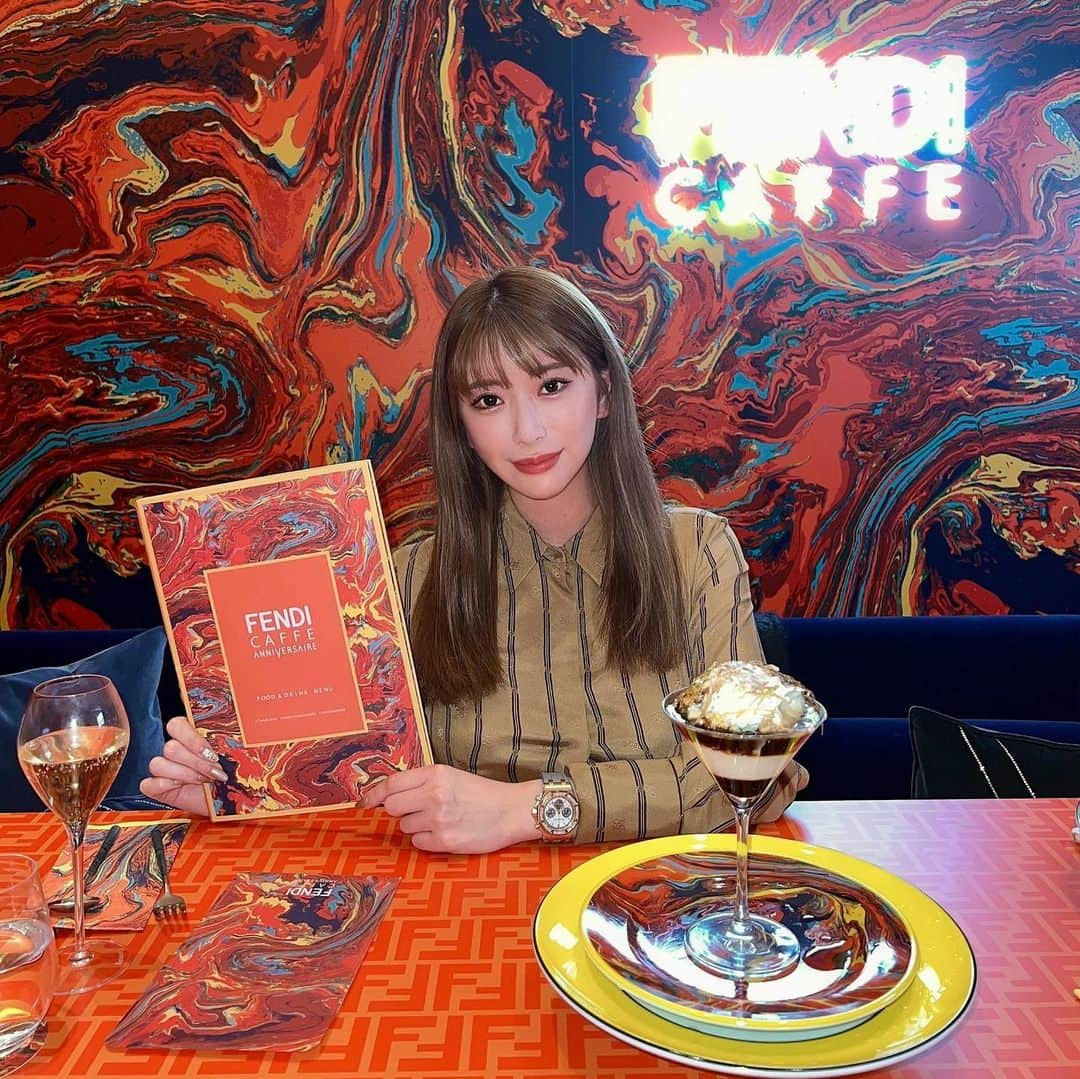 南杏奈のインスタグラム：「期間限定コラボの @fendi ✖︎ @anniversaire_cafe  レストランへ🍽✨  今回食事した個室のお部屋は 1日1組限定だったんだけど オープンして初めてのお客様だったみたい😍💕  限定のコース料理、美味しかった♫  フェンディづくしの空間が可愛くて 素敵な体験ができた🥰  #アニヴェルセル #アニヴェルセル表参道 #フェンディカフェ #フェンディコラボ #特別コース #コース料理 #期間限定に弱い #表参道グルメ #表参道カフェ #表参道ディナー #フェンディ #フェンディバッグ #fendifirst #fendibag #anniversairecafe #omotesando #fendicafe #fendi #audemarspiguet #luxurylifestyle #japanesegirl #japan_of_insta」