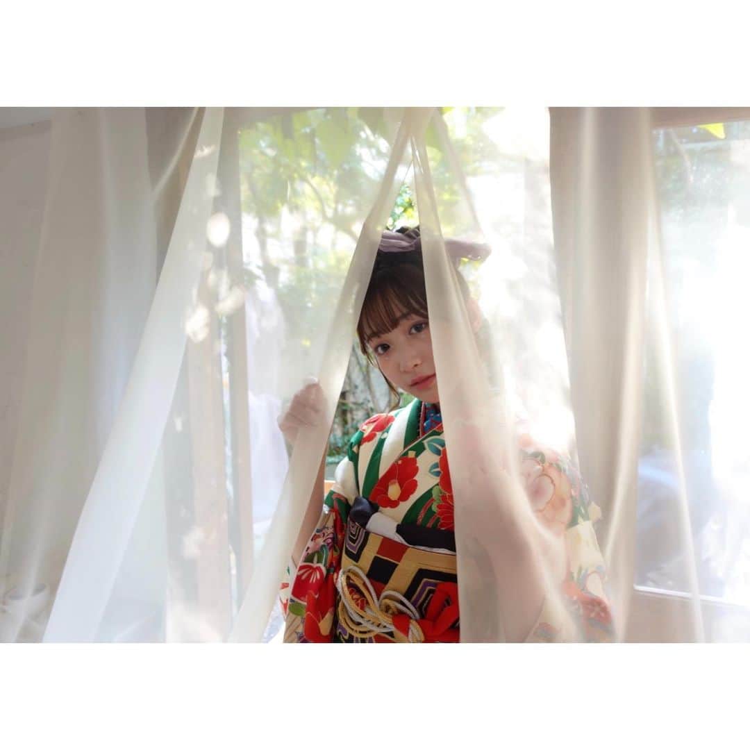 石川翔鈴さんのインスタグラム写真 - (石川翔鈴Instagram)「. 振袖とリボンの組み合わせ可愛くて お気に入りでした👘🎀」12月6日 16時22分 - karen__i328