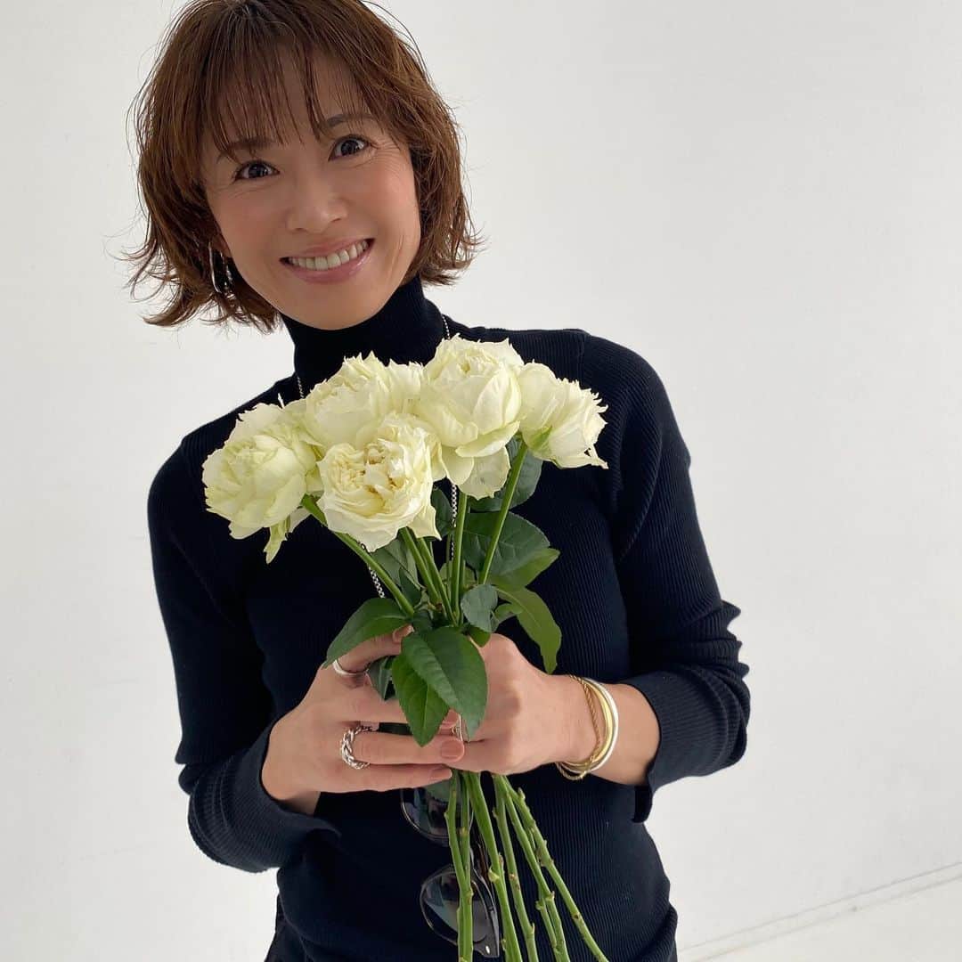 畑野ひろ子のインスタグラム：「@story_love40 撮影後、編集の中山さんに撮ってもらいました😆 本日もありがとうございました！」