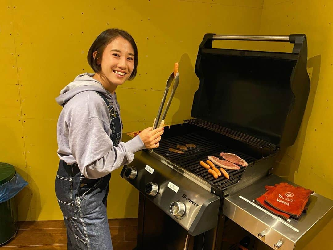 加藤未唯さんのインスタグラム写真 - (加藤未唯Instagram)「初！グランピング！🏕 徳島から鳴門大橋を渡って淡路島へ🍥 ビールとBBQの組み合わせはもう最高で、 デッキでコーヒー飲みながらキャンプファイヤーが、 新鮮で楽しくて🥩🔥🍺 何がいいって、お部屋の2階に温泉があって、 いつでも入れる嬉しいさ🥰♨️ グランピング最高！🤟 #鳴門大橋 #淡路島 #グランピング #温泉 #BBQ  #キャンプファイヤー  #グランマーレ淡路 #淡路」12月6日 18時05分 - miyukato1121