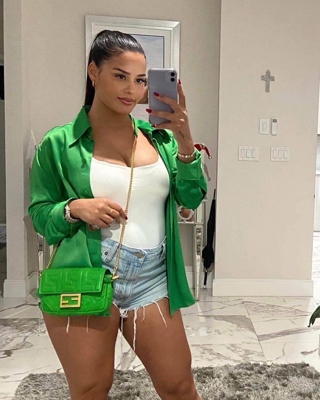 Katya Elise Henryさんのインスタグラム写真 - (Katya Elise HenryInstagram)「💚」12月7日 6時04分 - katyaelisehenry