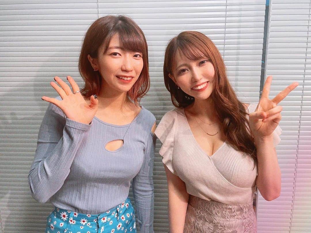 のインスタグラム：「ぱいぱいでか美さんと♡ . 数年ぶりの再会でした✨ 綺麗になったねって褒められて嬉しかった☺️」