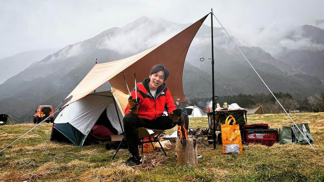ないとーのインスタグラム：「富士山のふもとっぱらでキャンプしてきたー！最高な体験でした！  #ふもとっぱら #ふもとっぱらキャンプ場」