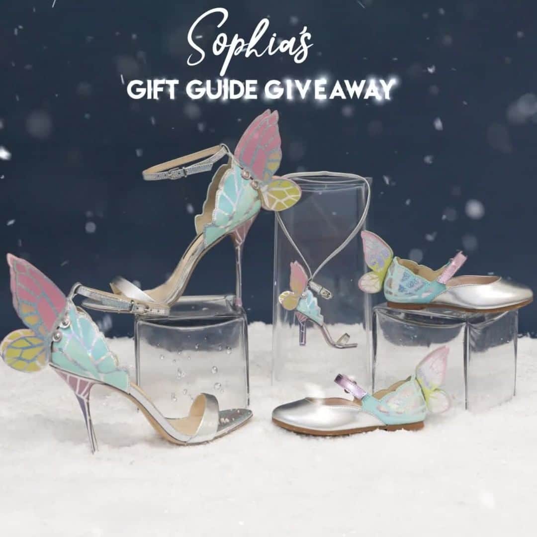 SOPHIA WEBSTERのインスタグラム：「🎁 Sophia’s gift guide giveaway… 🎁  Congratulations to our week 3 winners @seallen_88 & @kirsty.roy! This year we wish to share the festive cheer and say thank you to all of our amazing followers for your continuous love and support.  We will be giving 6 more lucky people the chance to win from our holiday gift guide... 🙌💫 We will be announcing 2 new winners every week until 24th December. 💗✨👠⁣⁣⁣⁣ To be in with a chance of winning something from our holiday gift guide for you and your bestie, you will need to:  👠 Follow @SophiaWebster on Instagram. ⁣⁣⁣⁣ ⁣⁣⁣⁣ 👠 Tag your bestie in the comments   👠 Sign up to the Sophia Webster mailing list - link in bio.💋⁣⁣⁣ ⁣⁣ ⁣⁣⁣⁣👠 Pick your fave style from our gift guide and post it to your instagram account. Tag @SophiaWebster and use the hashtag #SophiasGiftGuideGiveaway(all accounts must be public to participate).⁣ ⁣⁣⁣ ⁣⁣⁣⁣⁣⁣⁣⁣ Good luck! T&C's can be found on SophiaWebster.com 💫⁣⁣⁣  #SophiaWebster #SophiaWebsterButterfly #SophiaWebsterChristmas #SophiaWebsterGiftGuide #GiftGuide」