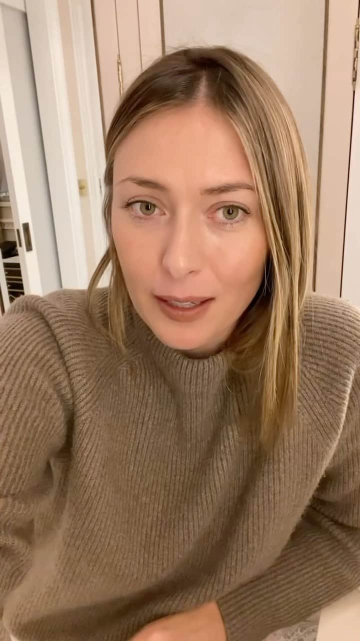 マリア・シャラポワのインスタグラム：「I'm so thrilled to be investing in Public.com, a company and app that is transparent, community-oriented, and accessible. There are so many things I'm looking forward to with this partnership, starting with bringing more diverse and youthful investors into the app. I'm giving away $50 in free stock slices to new members using code MARIA at sign up. Also Wednesday 12/8, I'll be on Public Live, their in-app audio room, discussing what this partnership means to me, how I view the future of investing, and my interest in cryptocurrencies. Excited to have you on this journey with me.」