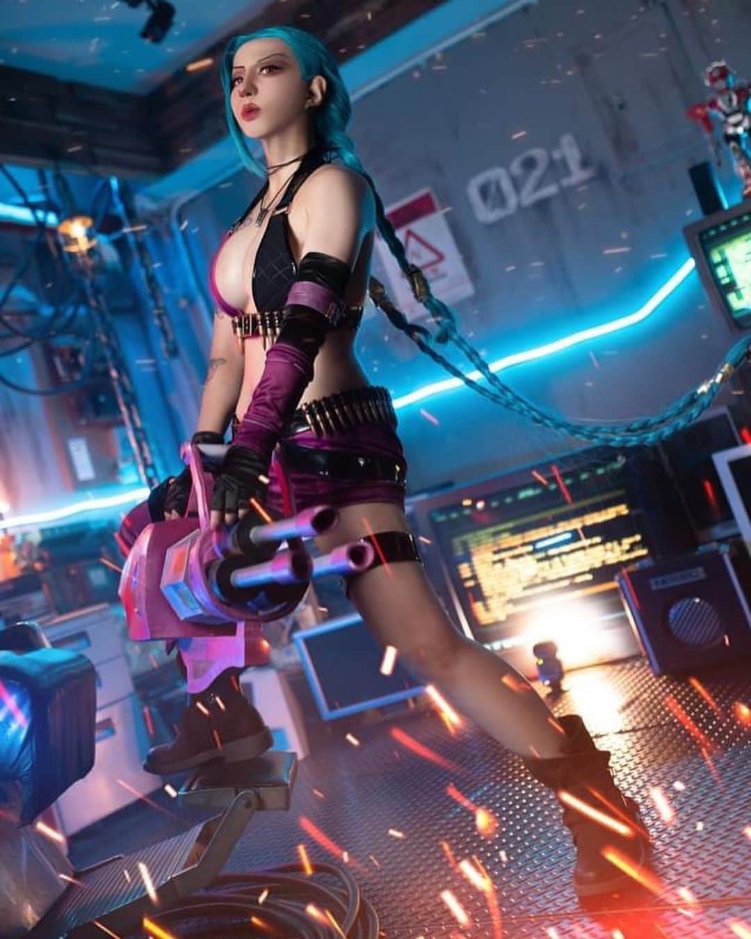 千尋のインスタグラム：「Any last words? Ha! No, just die. Patreon Tier4 is jinx!!!!!join now///!  需要說點遺言嗎?還是去死吧 哈哈 佐恩8+9 吉茵珂絲來了 WWWW 是12月份P網等級4喔~~請多支持!  #jinxcosplay #leagueoflegends #leagueoflegendscosplay #jinx #cosplaygirl」