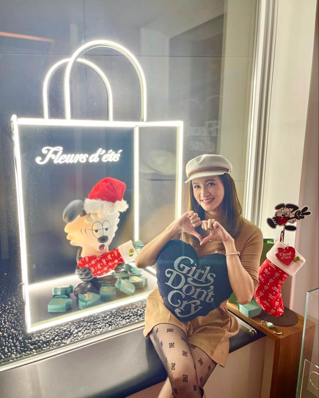 平山美春のインスタグラム：「Christmas ver. @ete.restaurant 🎄 居酒屋バージョンで💕 @natsuko.ete 🤶 @verdy  最高でした💗本当にありがとう❣️ .  #food #foodstagram #instafood  #foodie #foodphotography #foodporn #foodblogger #foodpics  #gourmet #gourmetfood  #グルメ #グルメ女子  #グルメスタグラム #グルメ #グルメ部 #予約困難店 #超予約困難店　 #먹방 #먹스타그램  #winelover #wine」