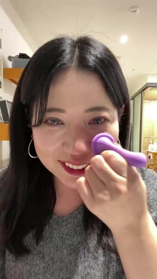 鍛治麻衣子のインスタグラム：「@oliveyoung_japan  @joah.official  二次会！インスタライブで気になったアイクリーム購入したからメイク落としてスキンケアてファンデ塗りました🤍」