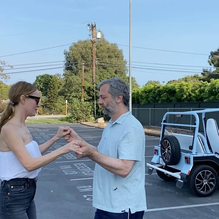 ジェニファー・コナーのインスタグラム：「Happy birthday,  @juddapatow the best fake skater in the biz! We sure do love you!」