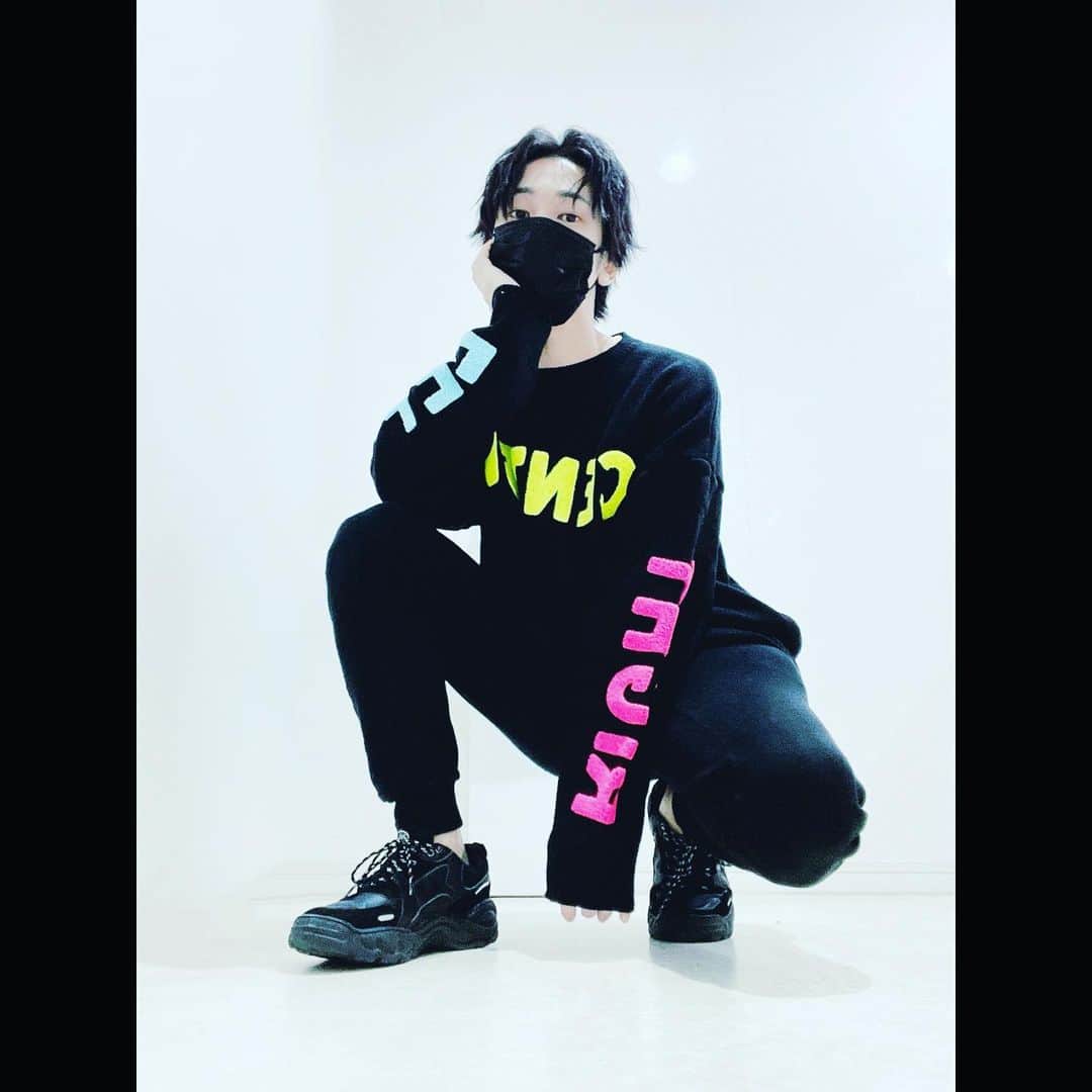 三津谷亮さんのインスタグラム写真 - (三津谷亮Instagram)「・ ・ どんな形であれ、元気を与えられる人でありたい。  そして、質実剛健な人でありたい。  ・ ・ #gramfactory  #oy  #junkymood」12月7日 12時47分 - ryomitsuya328