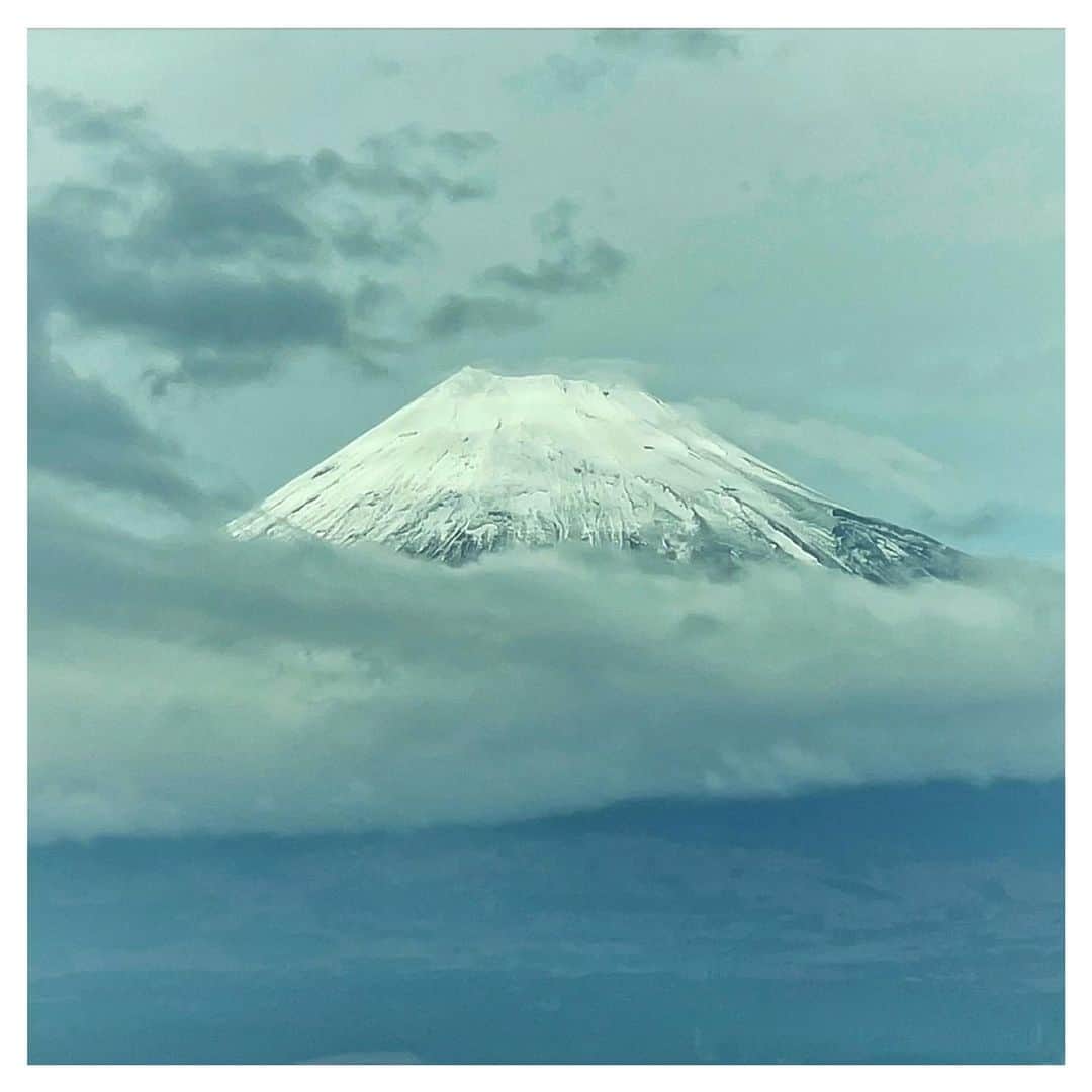 さだまさしさんのインスタグラム写真 - (さだまさしInstagram)「今日の富士山🗻 . #富士山 #さだまさし #sadamasashi」12月7日 13時53分 - sada_masashi