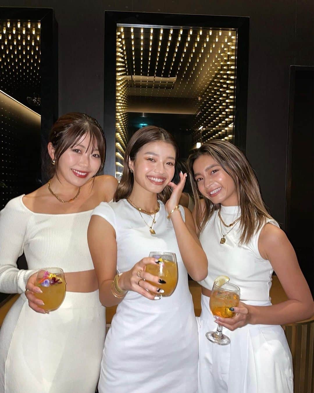 のインスタグラム：「Thank you for the invitation🍸✨ @disaronno_official   カクテル杏仁豆腐っぽい味わいでアルコール苦手な人でも飲みやすかった〜🍾しオシャだった♡  #ディサローノベルベット#party」