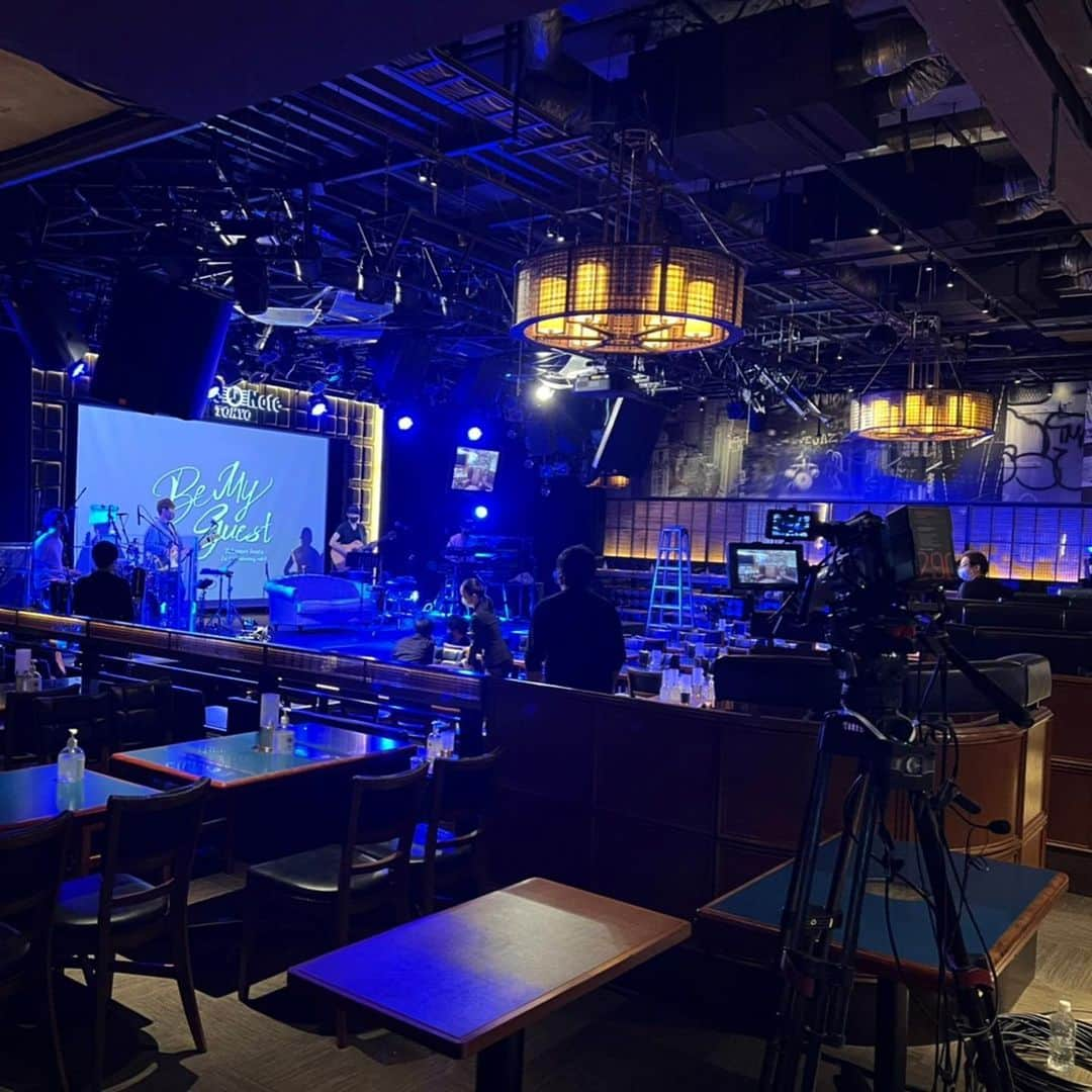 岩田剛典さんのインスタグラム写真 - (岩田剛典Instagram)「"Be My guest vol.0"完🤎  @bluenotetokyo   忘れられない一日になりました‼️  足を運んで下さった皆様&ご覧頂いた皆様、本当にありがとうございました。  たくさん感謝を伝えられてよかったです！  サポートしてくれた各部署スタッフ、バンドメンバーには本当に感謝です。  0から1、新たなスタート。  今日からまた頑張っていきます。  あ Hulu @hulu_japan  にて2022年1月末から配信が決まりました🔥  もし宜しければ是非ご覧ください ✨  また @bemyguest__official  で会いましょう👋🏻  #岩田剛典  #bemyguest」12月7日 23時33分 - takanori_iwata_official