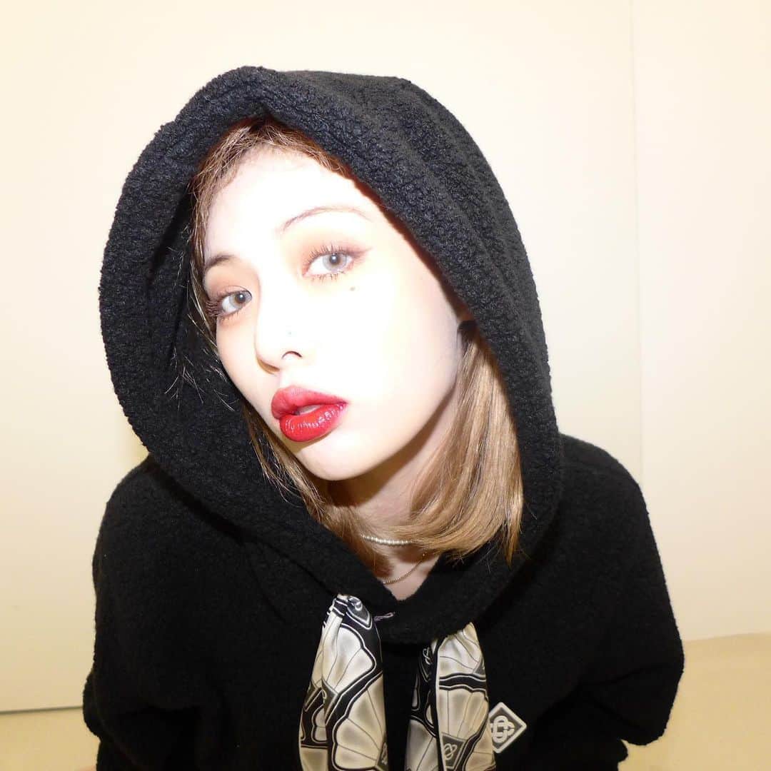 ヒョナ さんのインスタグラム写真 - (ヒョナ Instagram)「🖤🖤🖤」12月7日 18時28分 - hyunah_aa