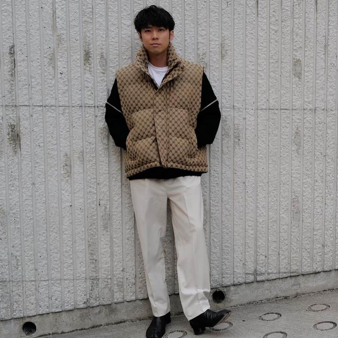 黄皓さんのインスタグラム写真 - (黄皓Instagram)「世界一派手なちゃんちゃんこ👴  Vest: @gucci @balenciaga #guccibalenciaga #balenciagagucci  Knit: @gucci #gucci  Trousers: @monkeytime_jp #monkeytime  Shoes: @maisonmargiela #maisonmargiela #tabiboots」12月7日 18時35分 - haohaohaokun