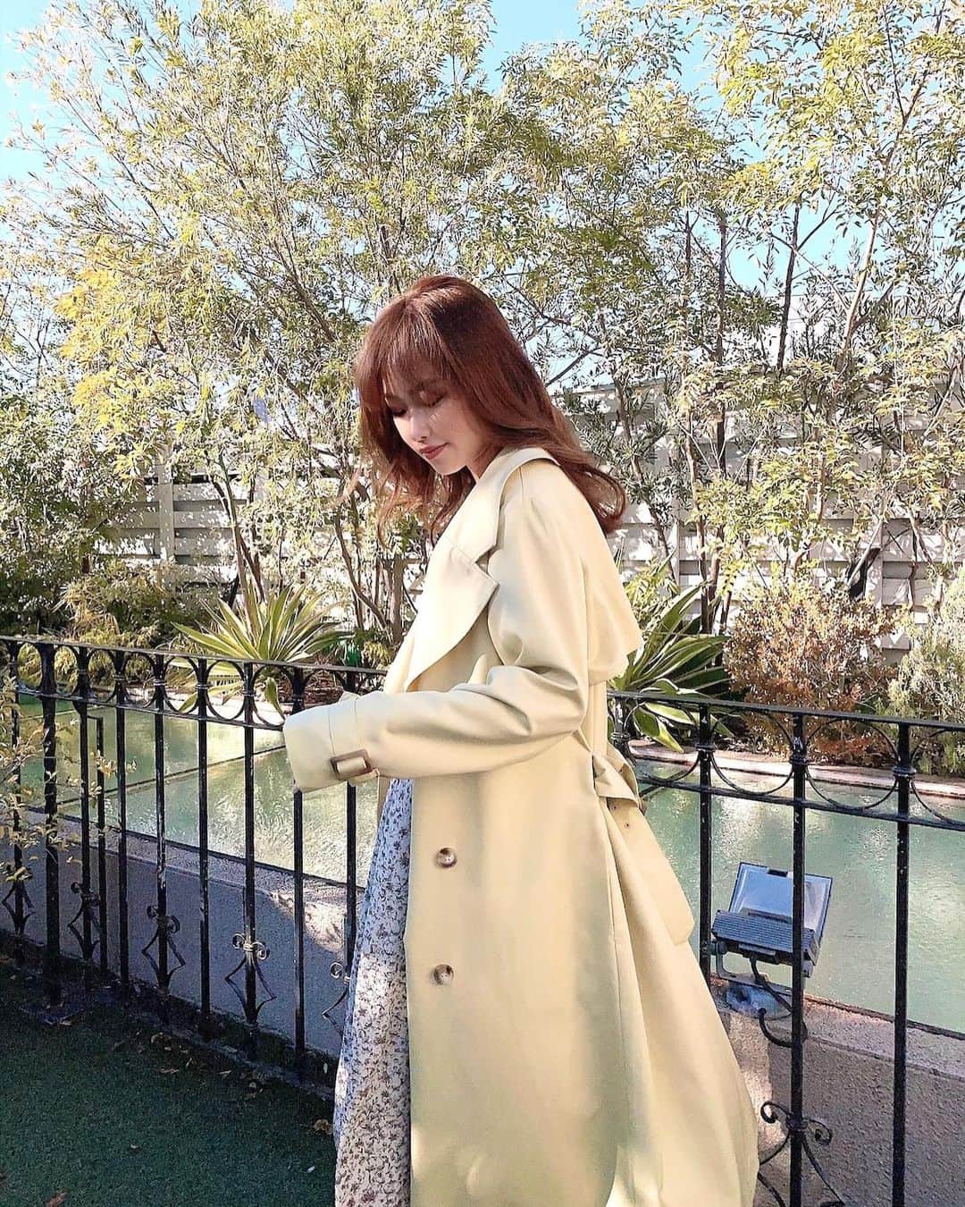 木田絵里香のインスタグラム：「. こーんな外は極寒だけど 📸は春物まで進んでるよ🌼 . そしてBAGはすんごい質問くるけど3月発売予定なのでもうちょっと先です🐌私物ではありませぬ🤲🏼 . #コーデ」