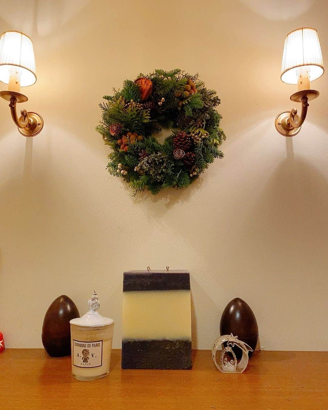 堤信子さんのインスタグラム写真 - (堤信子Instagram)「フレッシュリース、ギフトでいただきました^_^玄関が良い香りに溢れています！あー幸せ😊😊😊 #クリスマスリース  #フレッシュリース」12月7日 19時54分 - nobnob1111