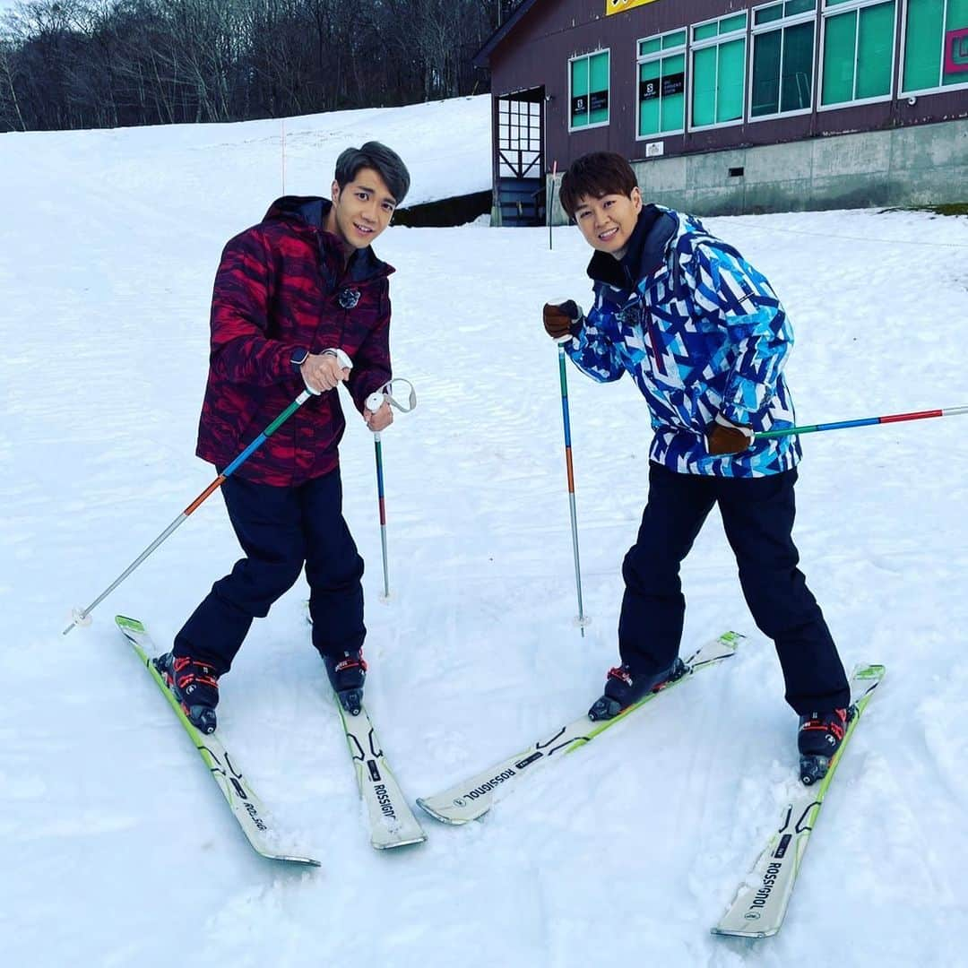 中澤卓也さんのインスタグラム写真 - (中澤卓也Instagram)「今日は「パクタクおたすけ隊」のロケでスキー🤔笑 雪国育ちとして、これは失敗出来ないやつ🥶俺の運動神経でも無事にロケを終えました。笑 完全手ぶらでスキー場行くスタイル、楽だし楽しいことに気付く🤔 これは今年の冬、ゲレンデ通う可能性も、、、👀  #パクタクおたすけ隊 #チャンネル銀河 #レギュラー番組 #パクジュニョン さん #たんばらスキーパーク #今年初ゲレンデ #雪国育ち #約束 #中澤卓也」12月7日 20時09分 - takuya_nakazawa.118