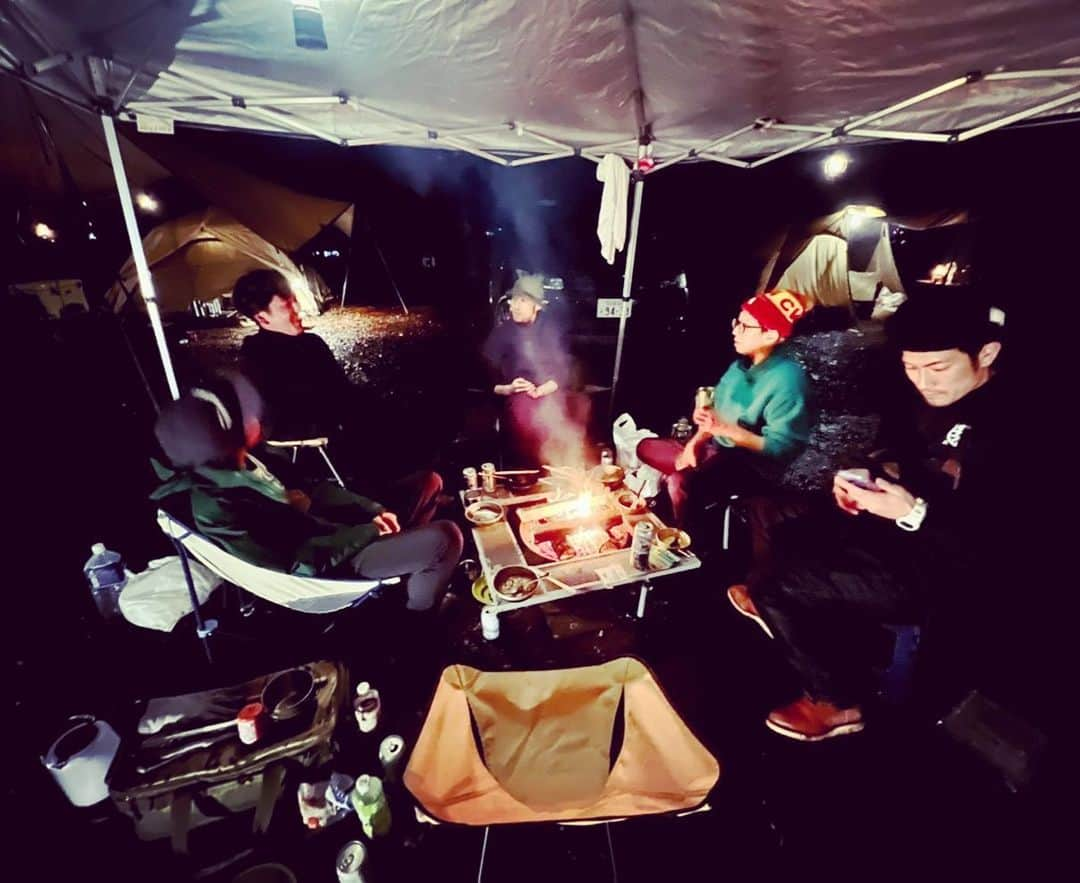 祖父江大輔さんのインスタグラム写真 - (祖父江大輔Instagram)「#camp  #ju’s #bonfire  #uncrowd  #直立不動 #ギャルキャン」12月7日 20時48分 - sobue