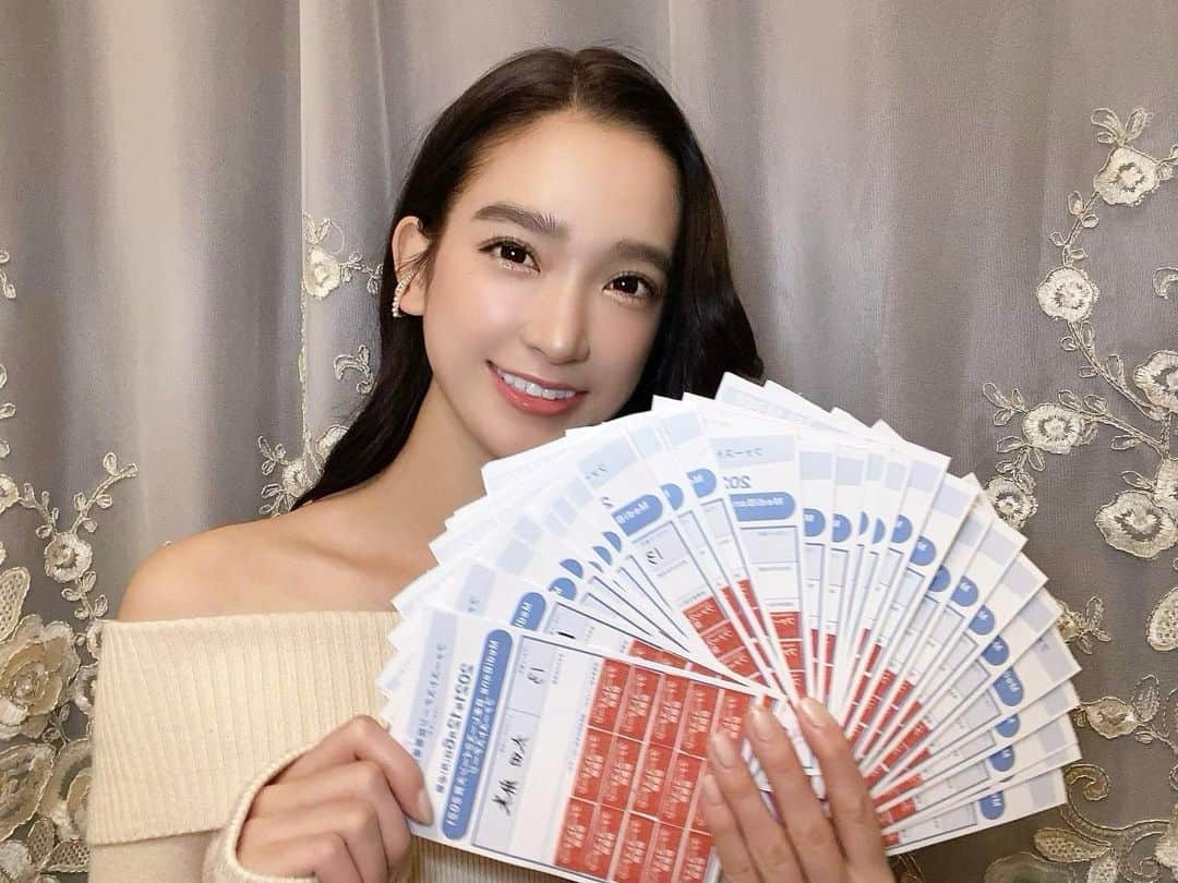 太田麻美のインスタグラム：「日本レースクイーン大賞ファーストステージが昨日終了しました✨ 現地投票今年も皆さんから沢山いただきました✨ 投票、拡散本当に有り難うございました💙❤️ ファイナルステージは、12/16〜WEB投票のみ(ギャルズパラダイス公式サイト、日本レースクイーン大賞公式サイト)となりますので宜しくお願いします✊✨  #racequeen #rq #supergt #supertaikyu #レースクイーン #スーパーgt #スーパー耐久 #日本レースクイーン大賞」