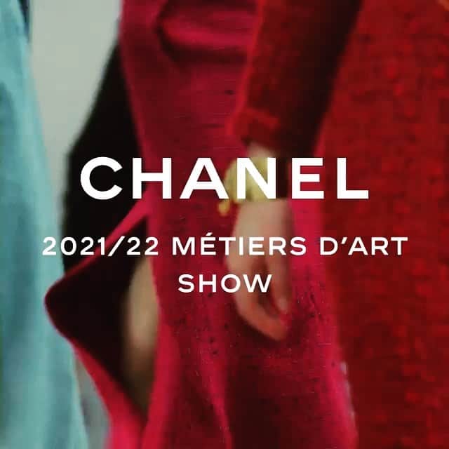 G-DRAGONのインスタグラム：「#AD @CHANELOFFICIAL #CHANEL #CHANELMetiersdArt #Le19M」