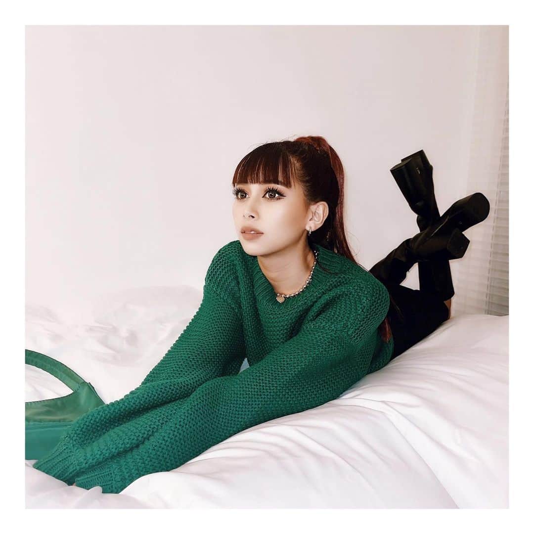 松葉愛海のインスタグラム：「今月もパリジェンヌしてきた🌱 最近は休日自まつげメイクもするから ビューラーしなくても楽で最高なんです📌  📍 公式LINE限定キャンペーン📍  12月末まで 《パリジェンヌラッシュリフト割引キャンペーン》 ＊初回来店¥6,480→¥5,980 ＊次回予約¥6,480→¥5,980 (リピーター様も対象）」