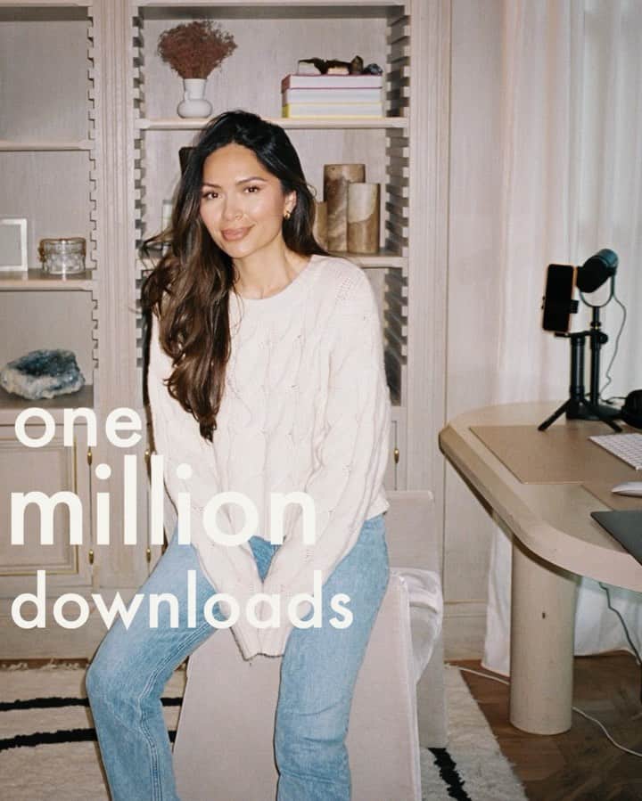 Marianna Hewittのインスタグラム：「one million downloads — I can’t believe I’m writing this! I didn’t even have this goal on my vision board for this year because I had no clue if this was even possible and it happened because one million times, you decided to spend some of your day listening to life with marianna — thank you!!   I started my podcast last year bc I wanted to create and share meaningful content that could help, inspire or motivate you.   to my friends who have come on the podcast, thank you for taking the time to record and share / promote your episode.  my network @dearmediastudio , producer, team, and sponsors — thank you for the work you do to make these episodes possible every single week.  here we are now, a year and a million downloads later! Thank you so much for subscribing and for every download, listen, rating + review.  and if you’re not subscribed yet — what are you waiting for! Life With Marianna is free and I’ve got new episodes every Tuesday on Apple podcasts, Spotify or wherever you listen to them.  THANKS A MILLION!! 🤍」