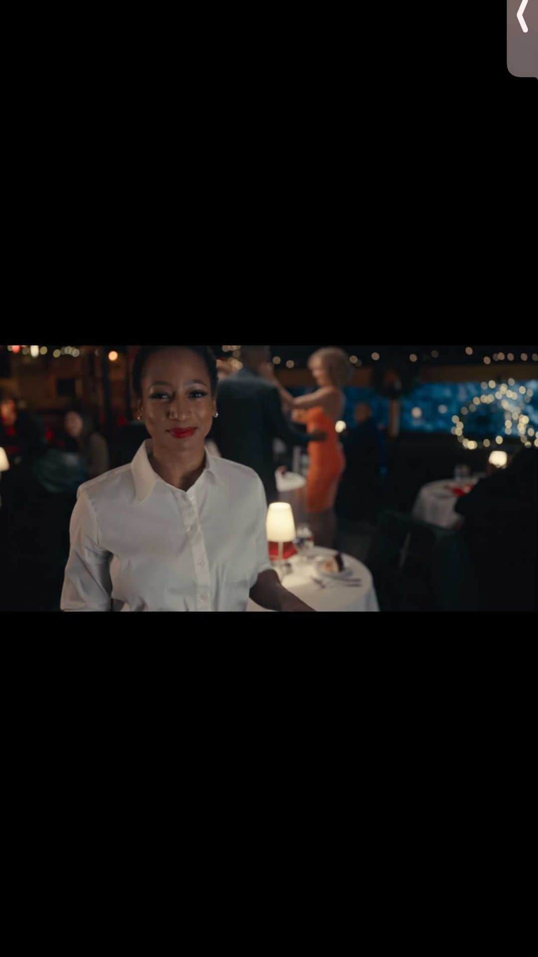 モニーク・コールマンのインスタグラム：「My holiday gift to you #Ad! #AMerryAndBrightMakeover @lifetimetv mini-movie event (narrated by yours truly) sponsored by @olay will surely brighten your spirits this season! #ItsAWonderfulLifetime」