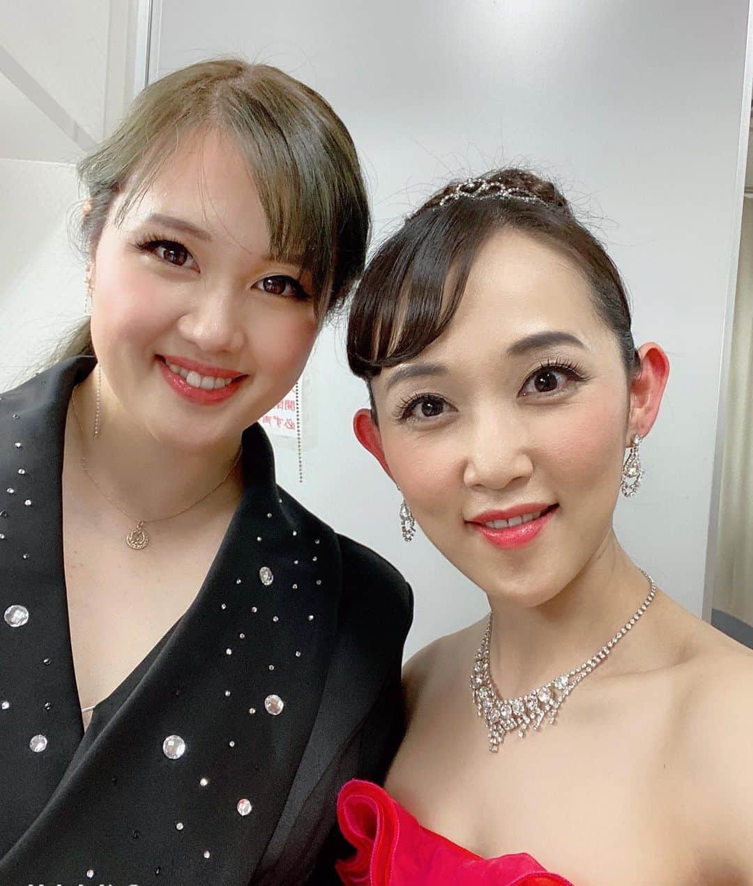 花里まなさんのインスタグラム写真 花里まなinstagram Dream Much 東京公演 無事に終了致しました 久々に舞台で歌うことができて幸せでした またゆっくりお写真を投稿させていただきます 楽しかった お衣装が クリスマスカラー ですね 12月7日 22時16分