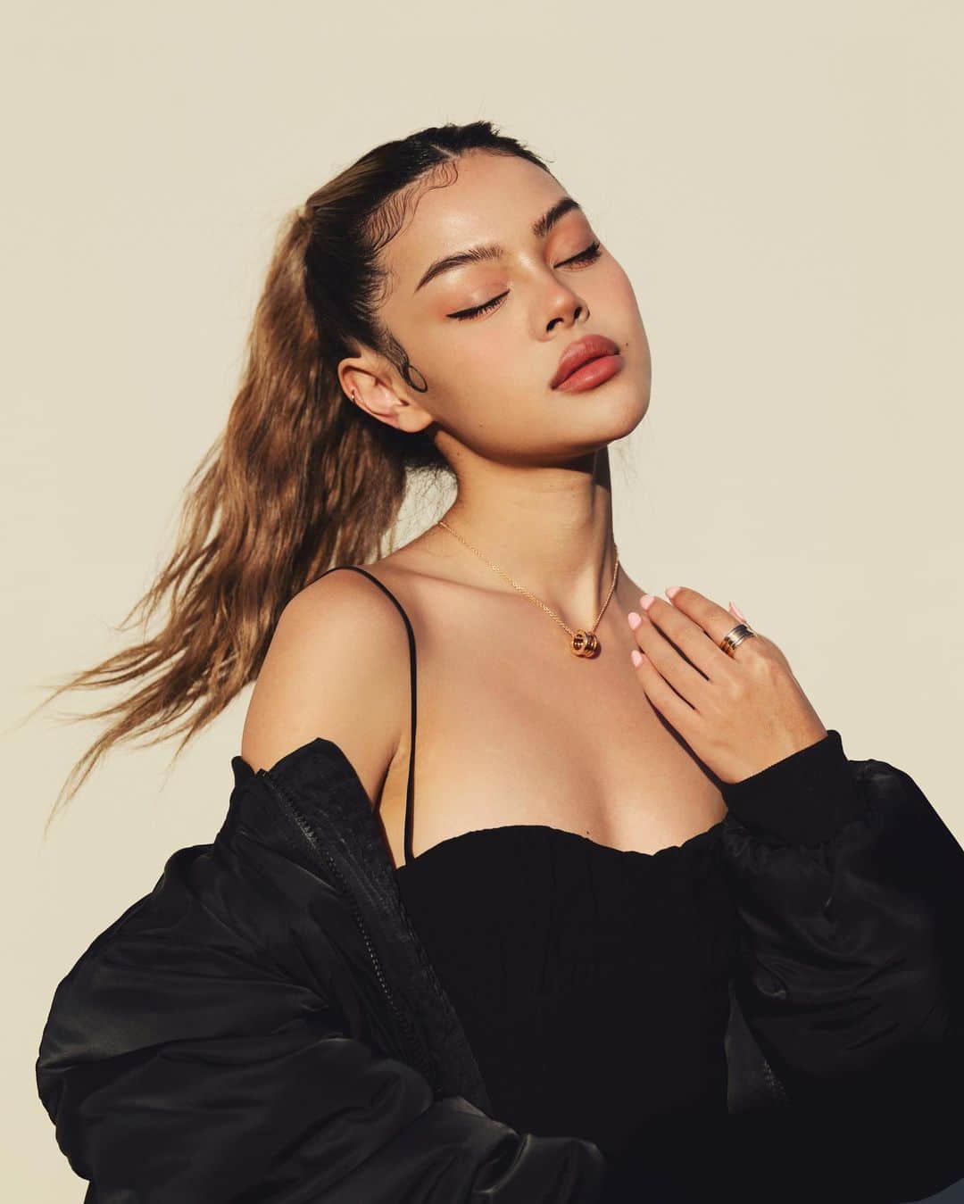 リリーマイマックのインスタグラム：「@bulgari 🥰」