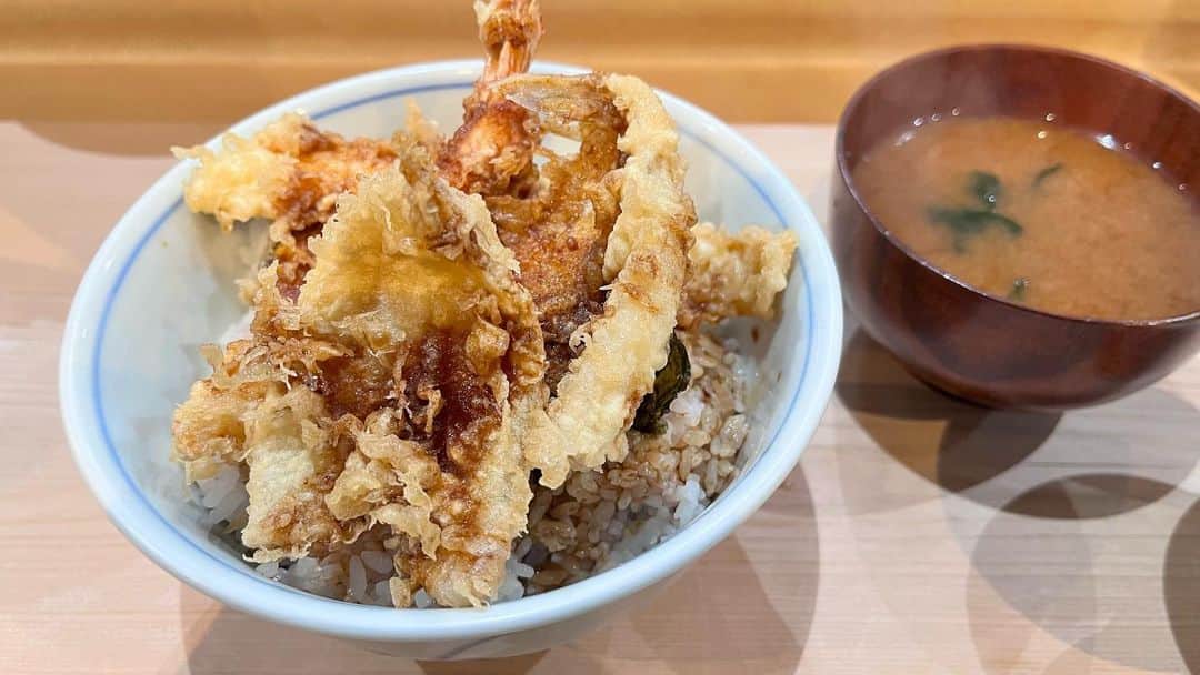 Miku Hirata 平田未来のインスタグラム：「天丼 きす追加で」