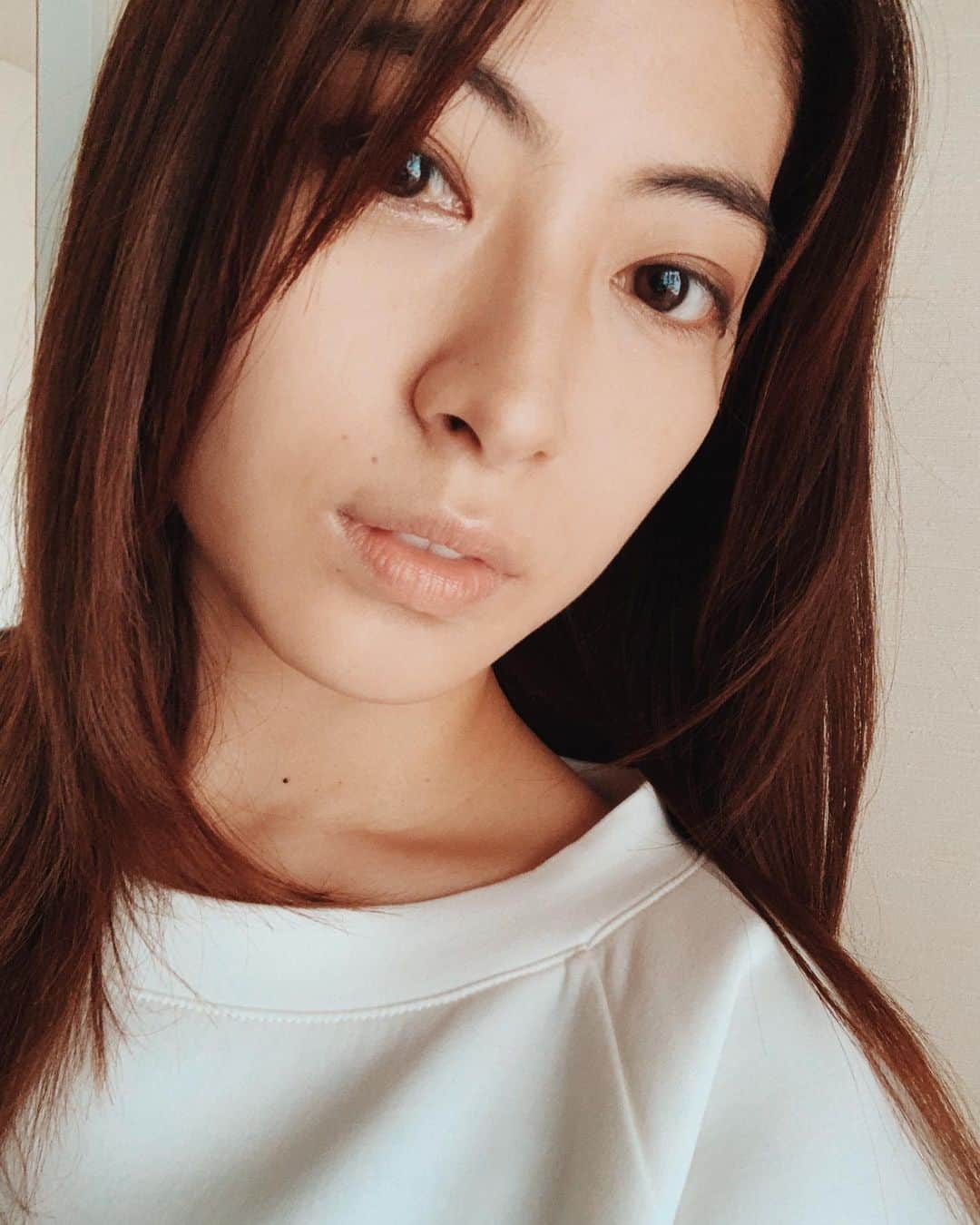 瀧本美織のインスタグラム：「気づけばもう12月🎄 寒くなってきたので皆さん、ご自愛くださいね✨」