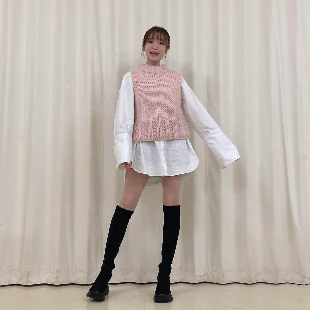 吉田菫さんのインスタグラム写真 - (吉田菫Instagram)「🍑💞🍓💞  雨だけどハッピーだよ☺︎✌︎  . #すぅ服」12月8日 14時51分 - sumiredooon1228