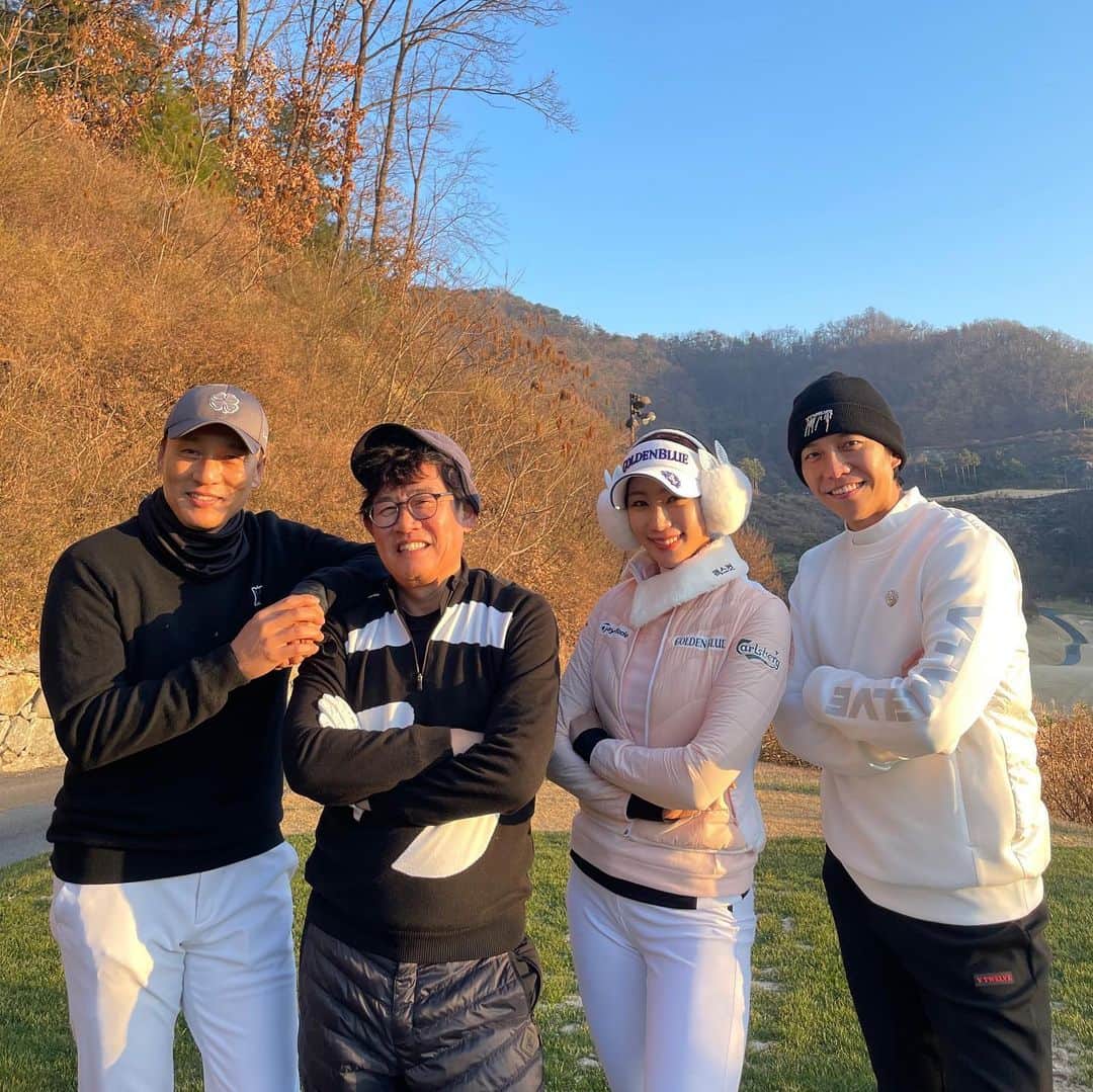 ユ・ヒョンジのインスタグラム：「_ 오늘은 카메라 없는 개인전라운드  편 안먹고 공치리 !」