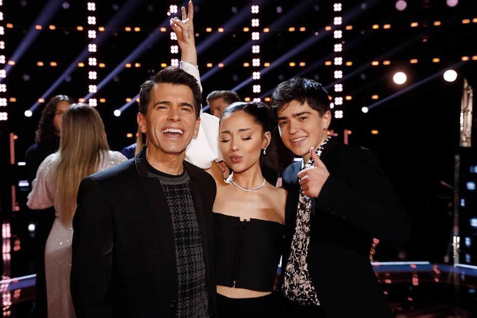 アリアナ・グランデのインスタグラム：「heart feeling very full right ab now」